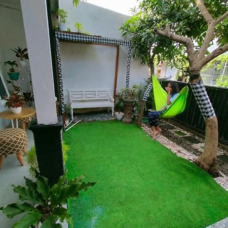 Shifana Homestay Syariah Джок'якарта Екстер'єр фото