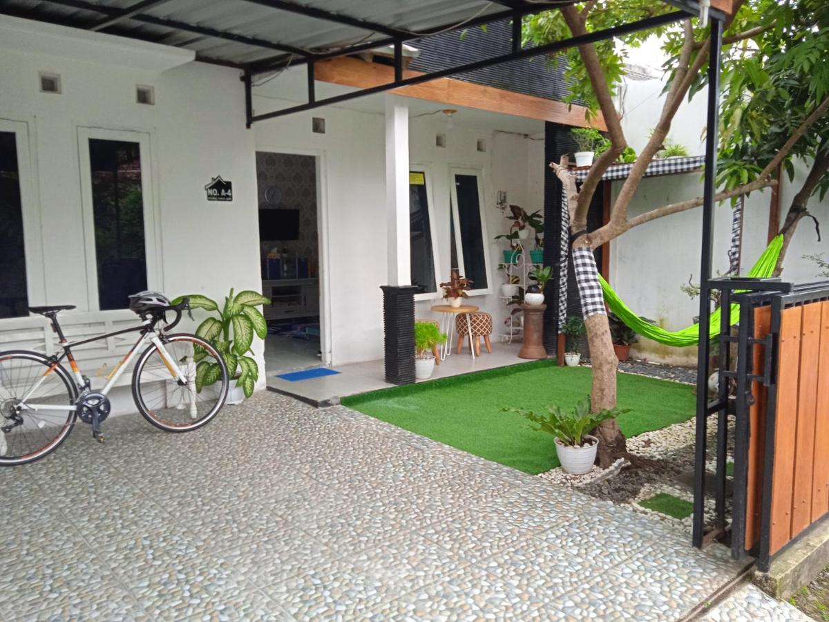 Shifana Homestay Syariah Джок'якарта Екстер'єр фото